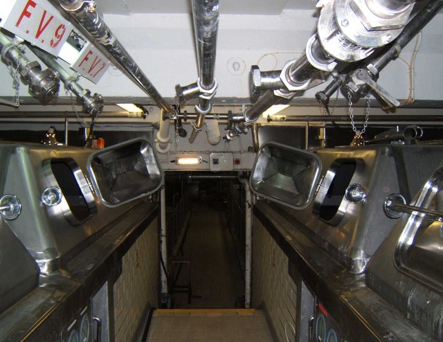 Conjunto de tanques industriais de processo em aço inoxidável